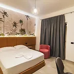 Ruko Boutique Golem (Tirana)