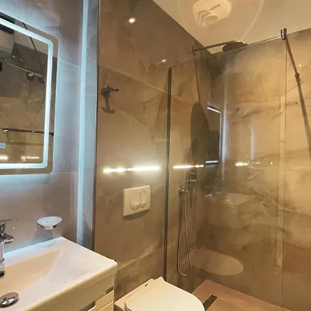 Ruko Boutique Golem (Tirana)