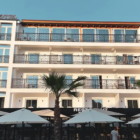 Ruko Boutique Golem (Tirana)