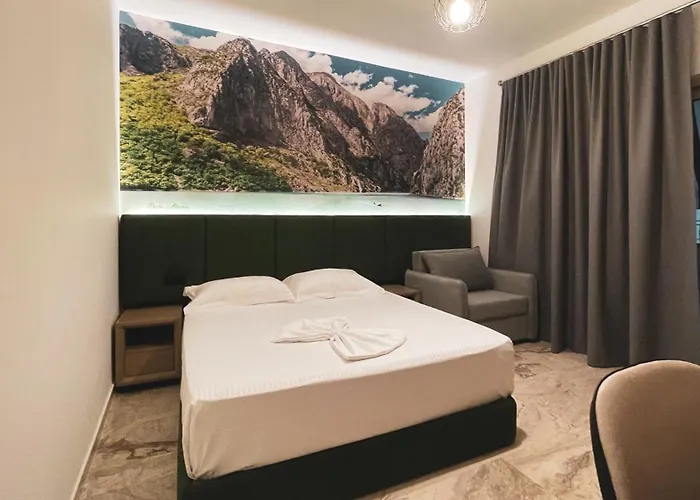 Ruko Boutique Golem (Tirana)